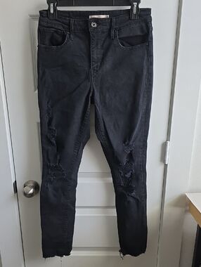 Levis Black 721 High Rise Skinny Ripped Jeans Size 29 G036